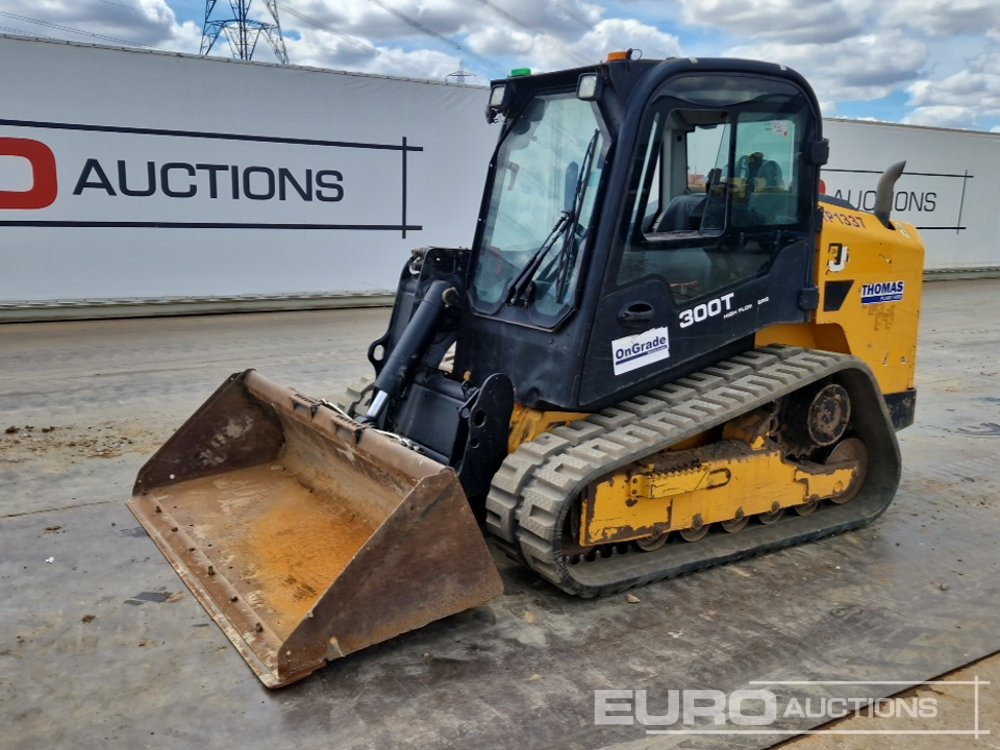 2010 JCB 300T - Мини-погрузчик с бортовым поворотом: фото 1 2010 JCB 300T - Мини-погрузчик с бортовым поворотом: фото 1
