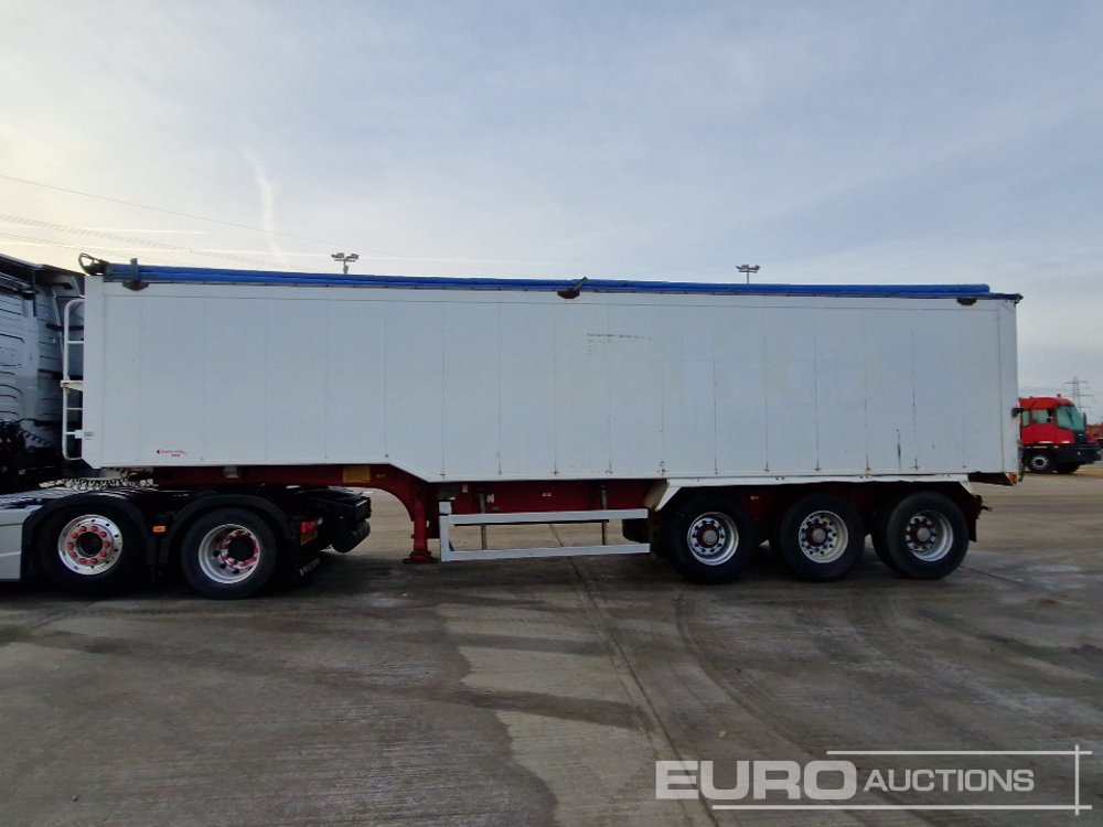 2011 Fruehauf Tri Axle Bulk Tipping Trailer, Front Lift Axle, Easy Sheet - Самосвальный полуприцеп: фото 2 2011 Fruehauf Tri Axle Bulk Tipping Trailer, Front Lift Axle, Easy Sheet - Самосвальный полуприцеп: фото 2