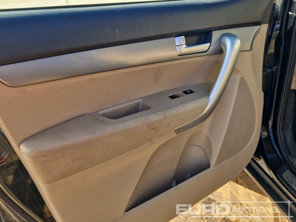 Внедорожник 2011 Kia Sorento: фото 9