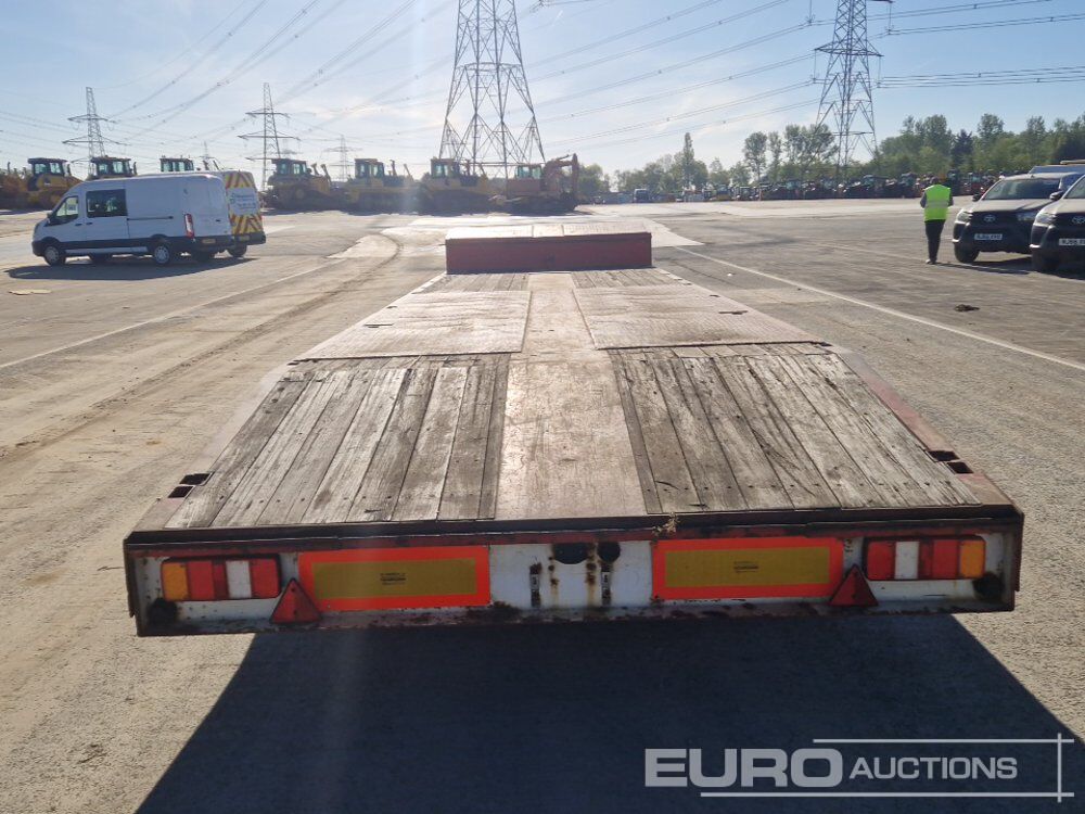 2011 Lin Trailers Tri Axle Extendable Step Frame Low Loader Trailer, Outriggers, Rear Steer - Низкорамный полуприцеп: фото 4 2011 Lin Trailers Tri Axle Extendable Step Frame Low Loader Trailer, Outriggers, Rear Steer - Низкорамный полуприцеп: фото 4