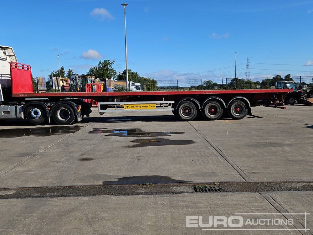2011 SDC Trailer Tri Axle Extendable Flat Bed Trailer - Прицеп бортовой/ Платформа: фото 2 2011 SDC Trailer Tri Axle Extendable Flat Bed Trailer - Прицеп бортовой/ Платформа: фото 2