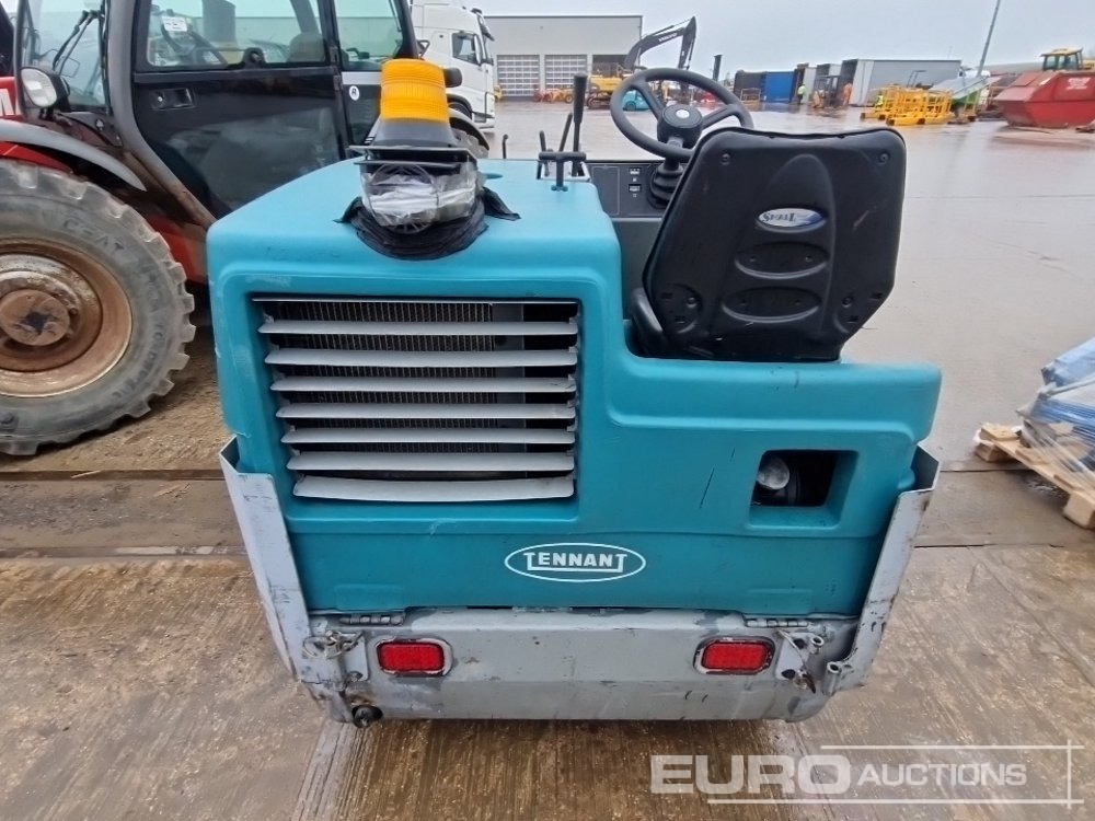 2011 Tennant Diesel Ride On Floor Scrubber - Поломоечная машина: фото 4 2011 Tennant Diesel Ride On Floor Scrubber - Поломоечная машина: фото 4