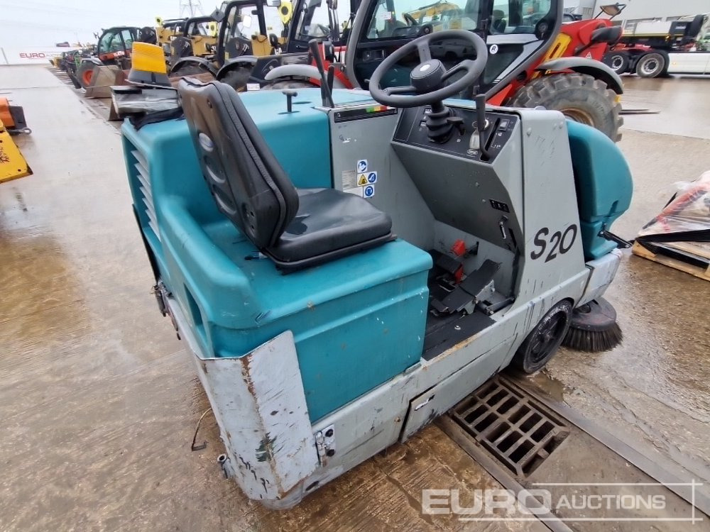 2011 Tennant Diesel Ride On Floor Scrubber - Поломоечная машина: фото 5 2011 Tennant Diesel Ride On Floor Scrubber - Поломоечная машина: фото 5