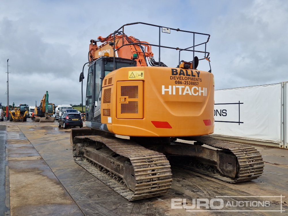 2013 Hitachi ZX225USLC-5B - Гусеничный экскаватор: фото 3 2013 Hitachi ZX225USLC-5B - Гусеничный экскаватор: фото 3