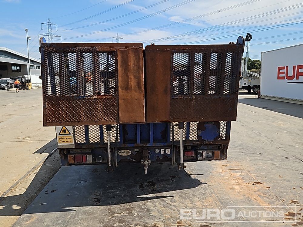 2013 Isuzu 4x2 Dropside Beavertail Plant Lorry, Winch, Hydraulic Flip Toe Ramp, Reverse Camera, Automatic Gearbox - Грузовик бортовой/ Платформа: фото 4 2013 Isuzu 4x2 Dropside Beavertail Plant Lorry, Winch, Hydraulic Flip Toe Ramp, Reverse Camera, Automatic Gearbox - Грузовик бортовой/ Платформа: фото 4