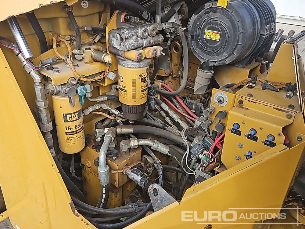 Каток 2014 CAT CB54: фото 26 Каток 2014 CAT CB54: фото 26