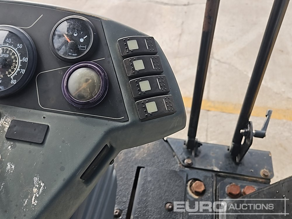 Каток 2014 CAT CB54: фото 35 Каток 2014 CAT CB54: фото 35