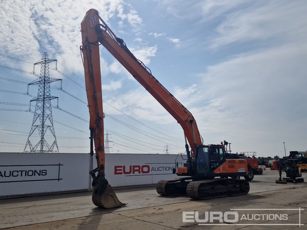 2015 Doosan DX300LC-5 - Гусеничный экскаватор: фото 1 2015 Doosan DX300LC-5 - Гусеничный экскаватор: фото 1