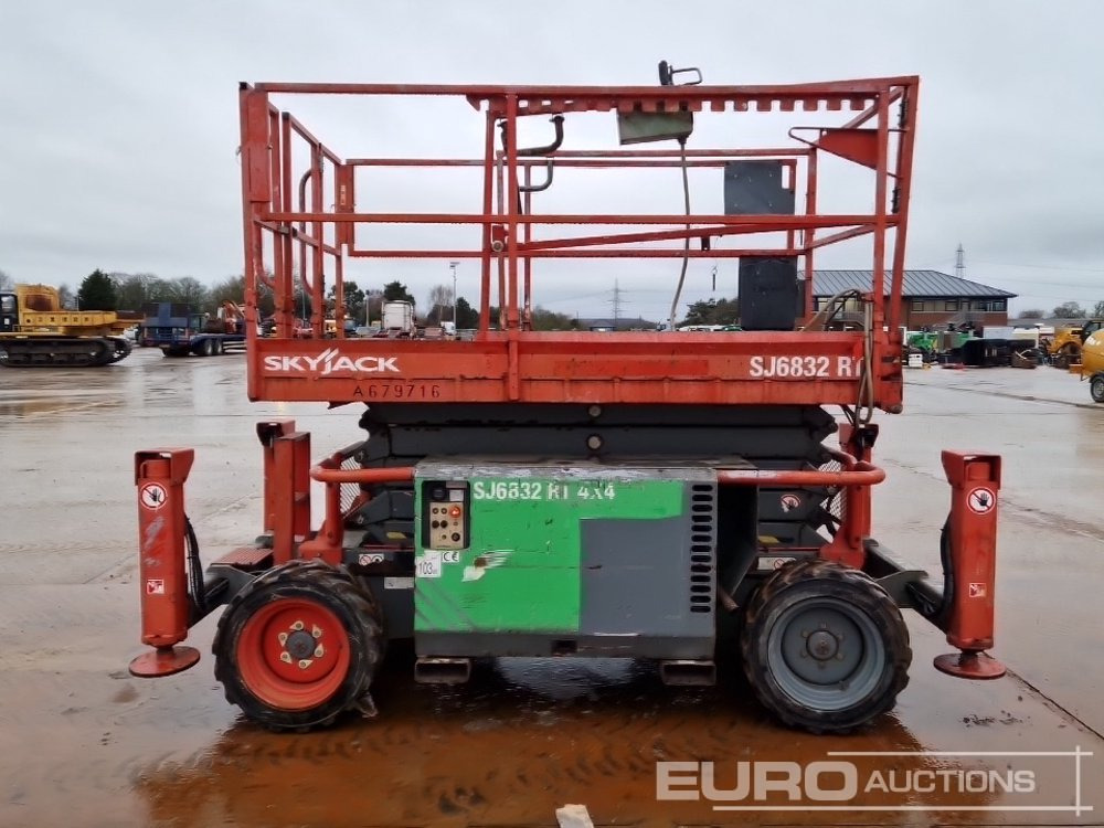 Подъёмник 2015 SkyJack SJ6832RT: фото 6 Подъёмник 2015 SkyJack SJ6832RT: фото 6