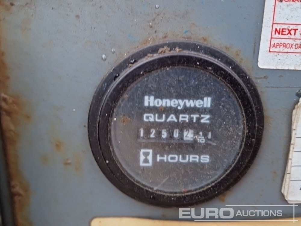 Подъёмник 2015 SkyJack SJ6832RT: фото 35 Подъёмник 2015 SkyJack SJ6832RT: фото 35