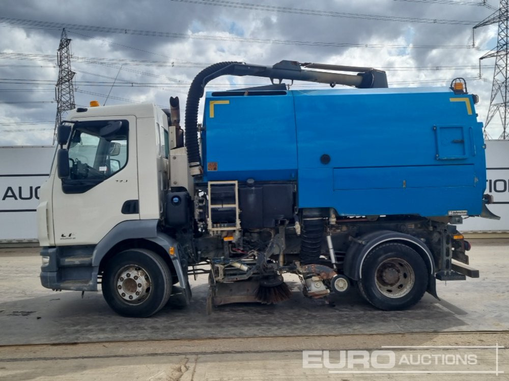 2016 DAF LF220 - Подметально-уборочная машина: фото 2 2016 DAF LF220 - Подметально-уборочная машина: фото 2