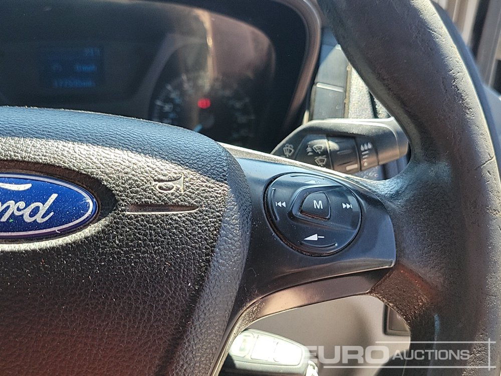 Малотоннажный бортовой грузовик 2016 Ford Transit 350: фото 27