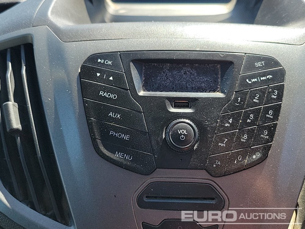 Малотоннажный бортовой грузовик 2016 Ford Transit 350: фото 35