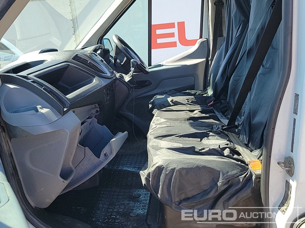 Малотоннажный бортовой грузовик 2016 Ford Transit 350: фото 22