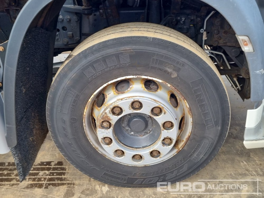 Грузовик с закрытым кузовом 2017 DAF CF260: фото 11