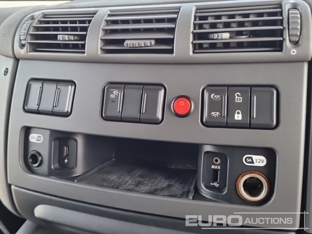 Грузовик с закрытым кузовом 2017 DAF CF260: фото 35