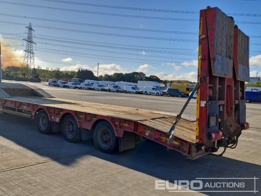 2017 King trailers Tri Axle Step Frame Low Loader Trailer, Hydraulic Flip Toe Ramps, Neck Ramps, Outriggers - Низкорамный прицеп: фото 3 2017 King trailers Tri Axle Step Frame Low Loader Trailer, Hydraulic Flip Toe Ramps, Neck Ramps, Outriggers - Низкорамный прицеп: фото 3