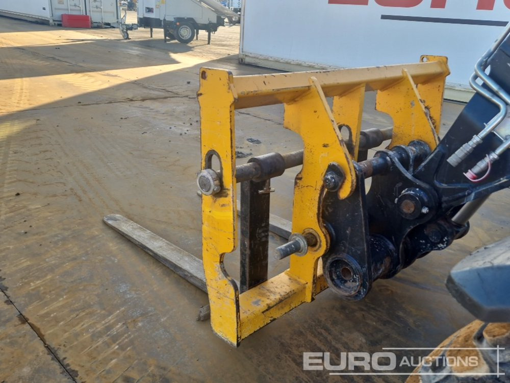 Телескопический погрузчик 2021 JCB 525-60 Hi Viz: фото 16