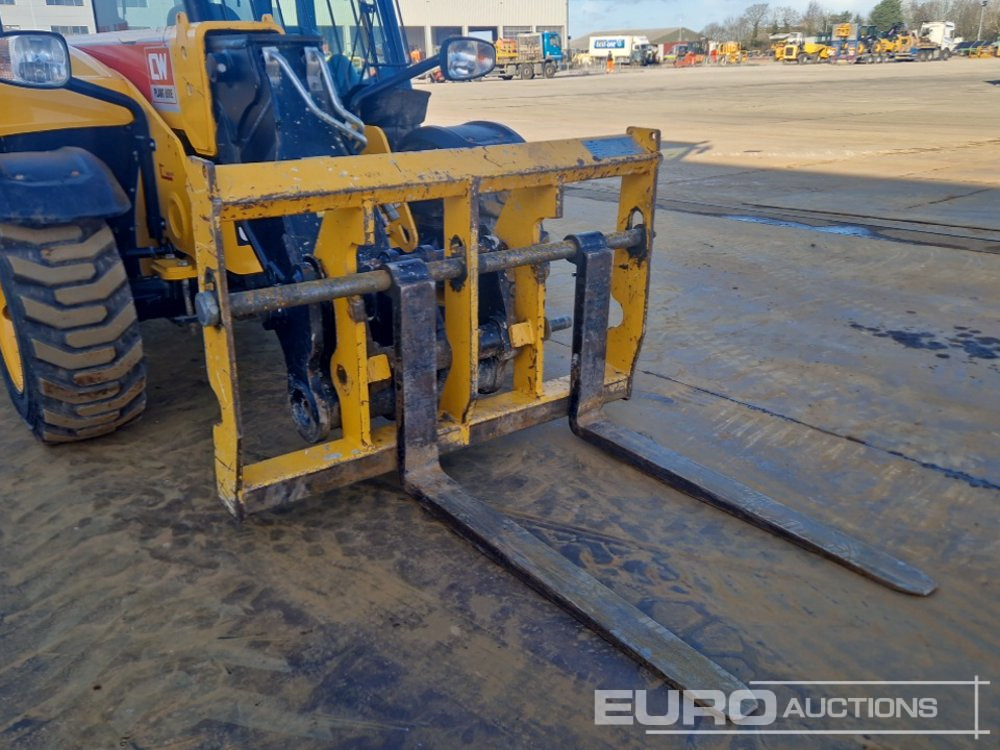 Телескопический погрузчик 2021 JCB 525-60 Hi Viz: фото 22