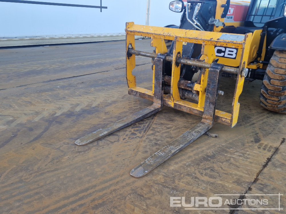 Телескопический погрузчик 2021 JCB 525-60 Hi Viz: фото 17