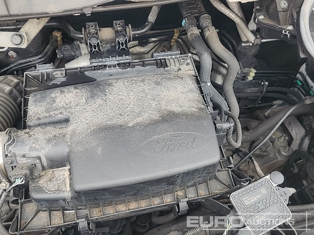 Малотоннажный бортовой грузовик 2022 Ford Transit 350: фото 18