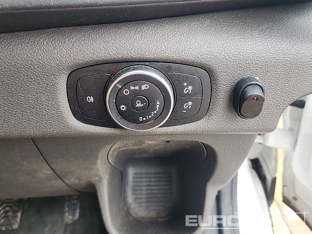 Малотоннажный бортовой грузовик 2022 Ford Transit 350: фото 34