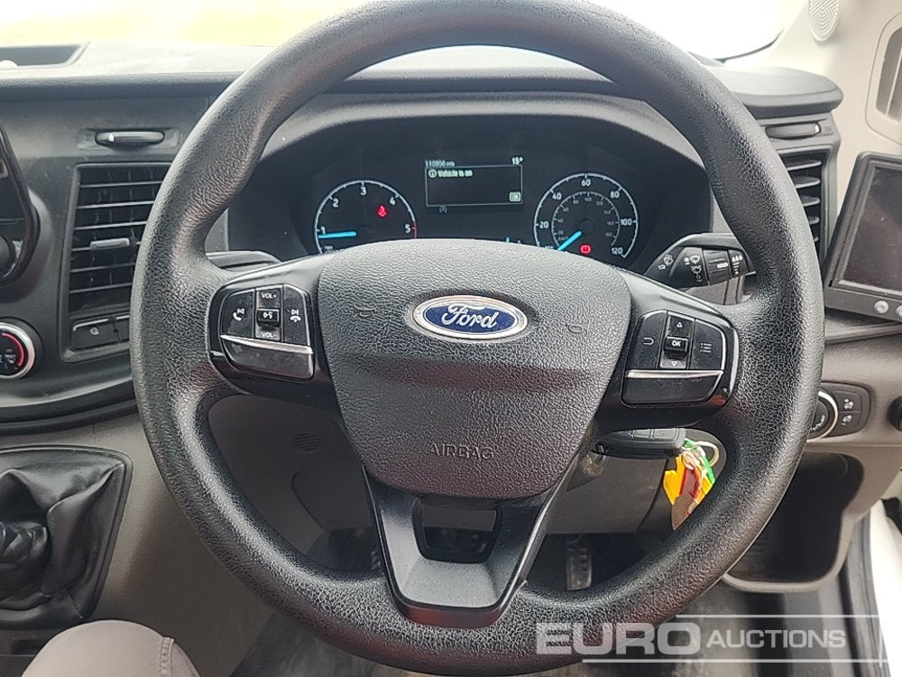 Малотоннажный бортовой грузовик 2022 Ford Transit 350: фото 24