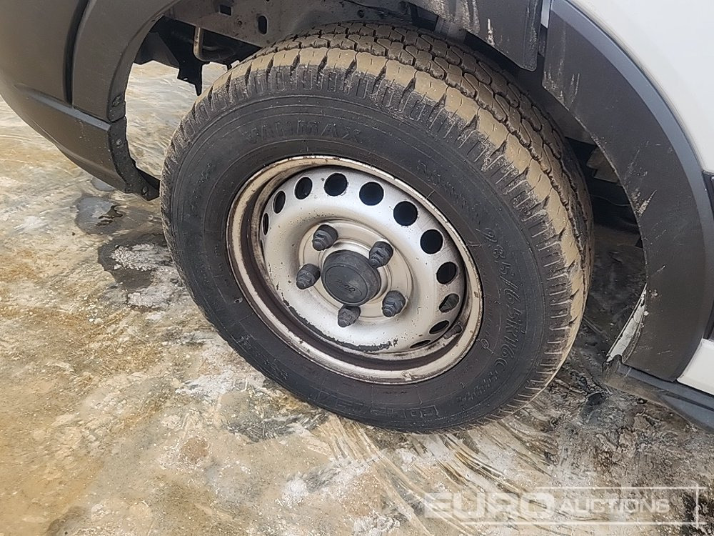 Малотоннажный бортовой грузовик 2022 Ford Transit 350: фото 9