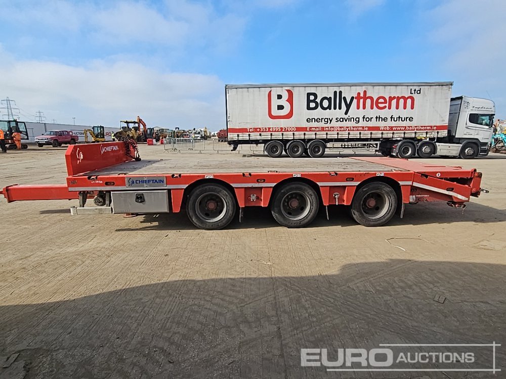 2023 Chieftain Tri-Axle Drag Low Loader Trailer, Draw Bar, Hydraulic Cheese Wedge Ramps, Front Lift Axle - Низкорамный полуприцеп: фото 2 2023 Chieftain Tri-Axle Drag Low Loader Trailer, Draw Bar, Hydraulic Cheese Wedge Ramps, Front Lift Axle - Низкорамный полуприцеп: фото 2