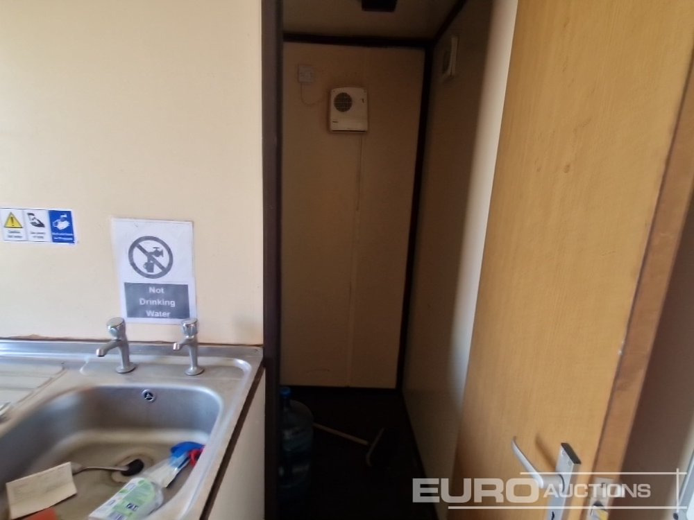 Морской контейнер 26' x 10' Welfare Unit, Sutton 240Volt Generator: фото 26