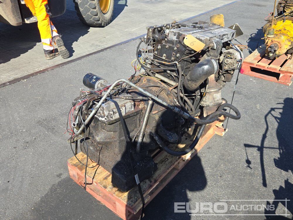 4 Cyclinder Perkins Engine, Transmission - Двигатель: фото 5 4 Cyclinder Perkins Engine, Transmission - Двигатель: фото 5