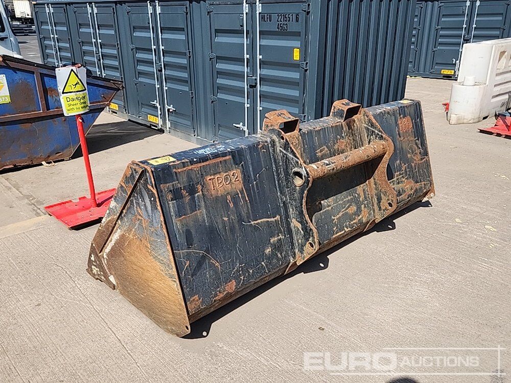 90" Front Loading Bucket to suit Manitou Telehandler - Ковш: фото 2 90" Front Loading Bucket to suit Manitou Telehandler - Ковш: фото 2