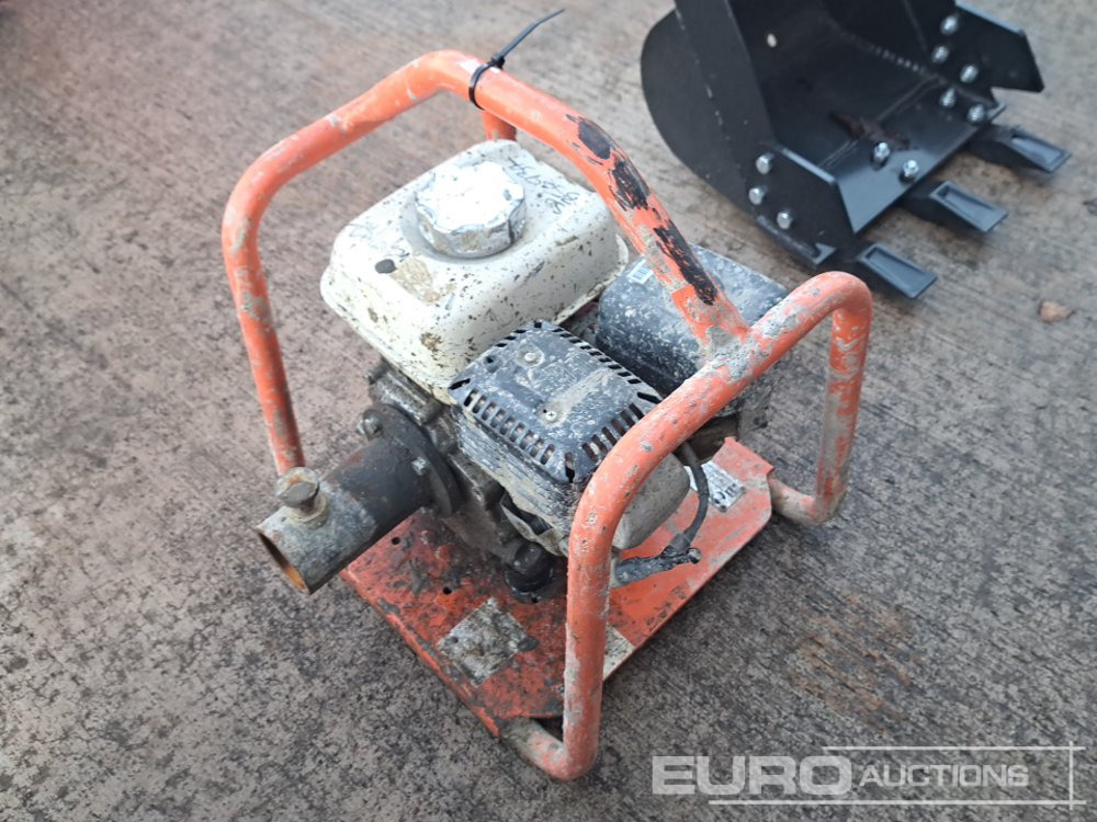 Belle Petrol Vibrating Poker Drive Unit - Асфальтоукладочная техника: фото 3 Belle Petrol Vibrating Poker Drive Unit - Асфальтоукладочная техника: фото 3