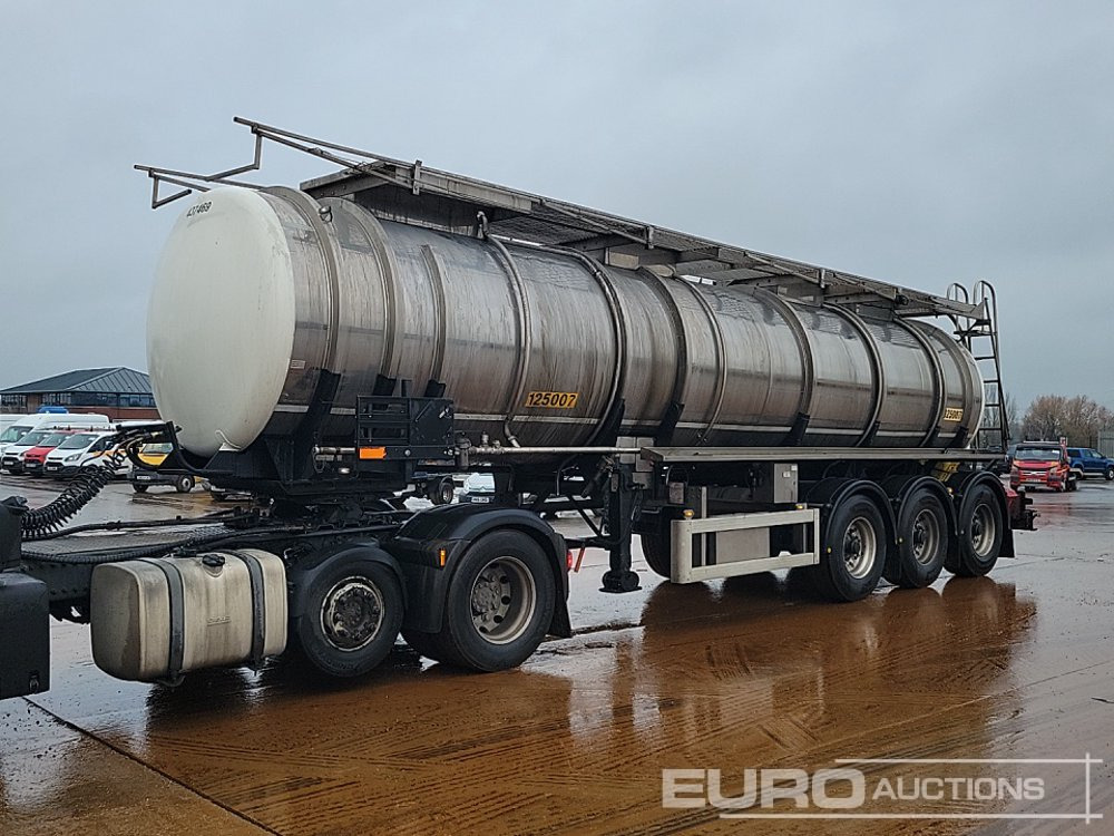 CLAYTON COMMERCIALS Tri Axle Tanker Trailer - Полуприцеп-цистерна: фото 1 CLAYTON COMMERCIALS Tri Axle Tanker Trailer - Полуприцеп-цистерна: фото 1