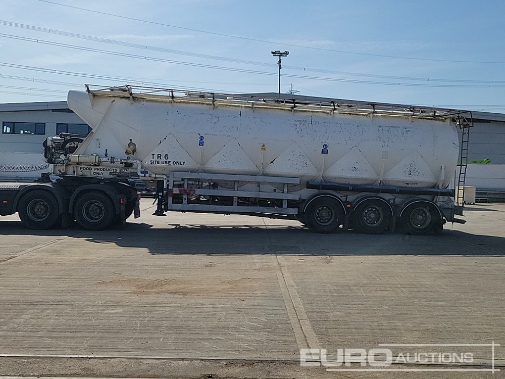 Carmichael Tri Axle Tanker Trailer, Front Lift Axle - Полуприцеп-цистерна: фото 2 Carmichael Tri Axle Tanker Trailer, Front Lift Axle - Полуприцеп-цистерна: фото 2