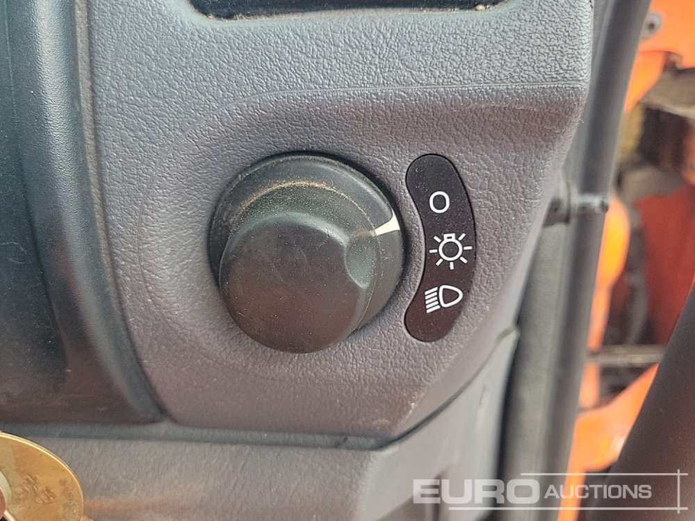Грузовик с закрытым кузовом DAF 45.160: фото 27