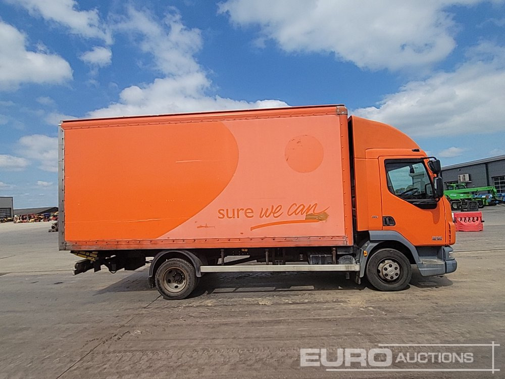 Грузовик с закрытым кузовом DAF 45.160: фото 6
