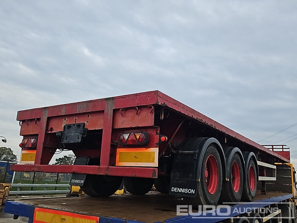 Dennison Trailers Tri Axle Extendable Flat Bed Trailer - Полуприцеп бортовой/ Платформа: фото 5 Dennison Trailers Tri Axle Extendable Flat Bed Trailer - Полуприцеп бортовой/ Платформа: фото 5
