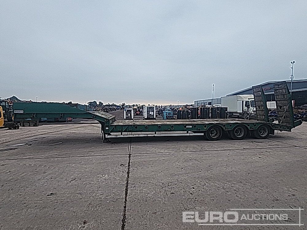 Dennison Tri Axle Step Frame Low Loader Trailer, Hydraulic Ramps, Neck Ramps (Selling After lot 778) - Низкорамный прицеп: фото 2 Dennison Tri Axle Step Frame Low Loader Trailer, Hydraulic Ramps, Neck Ramps (Selling After lot 778) - Низкорамный прицеп: фото 2