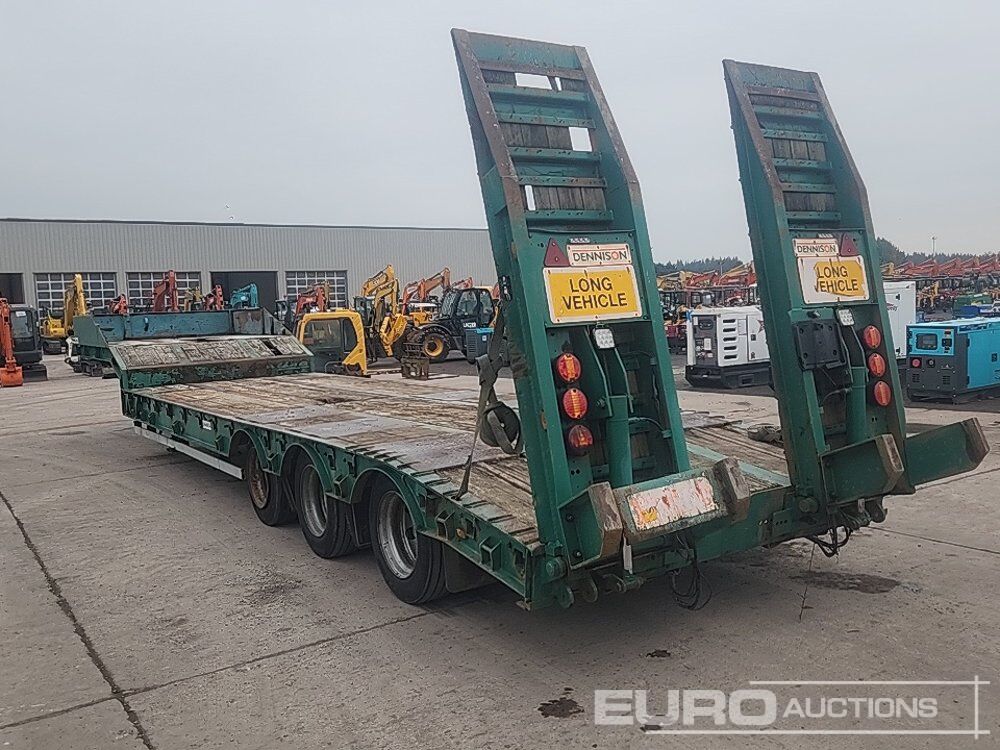 Dennison Tri Axle Step Frame Low Loader Trailer, Hydraulic Ramps, Neck Ramps (Selling After lot 778) - Низкорамный прицеп: фото 3 Dennison Tri Axle Step Frame Low Loader Trailer, Hydraulic Ramps, Neck Ramps (Selling After lot 778) - Низкорамный прицеп: фото 3