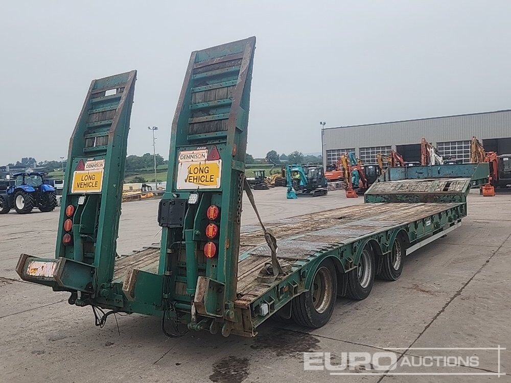 Dennison Tri Axle Step Frame Low Loader Trailer, Hydraulic Ramps, Neck Ramps (Selling After lot 778) - Низкорамный прицеп: фото 5 Dennison Tri Axle Step Frame Low Loader Trailer, Hydraulic Ramps, Neck Ramps (Selling After lot 778) - Низкорамный прицеп: фото 5