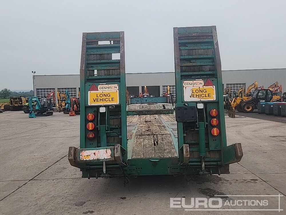 Dennison Tri Axle Step Frame Low Loader Trailer, Hydraulic Ramps, Neck Ramps (Selling After lot 778) - Низкорамный прицеп: фото 4 Dennison Tri Axle Step Frame Low Loader Trailer, Hydraulic Ramps, Neck Ramps (Selling After lot 778) - Низкорамный прицеп: фото 4