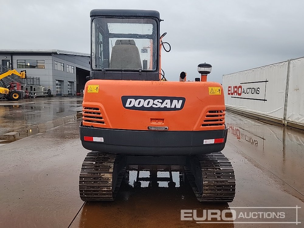 Doosan DH55-V - Мини-экскаватор: фото 4 Doosan DH55-V - Мини-экскаватор: фото 4