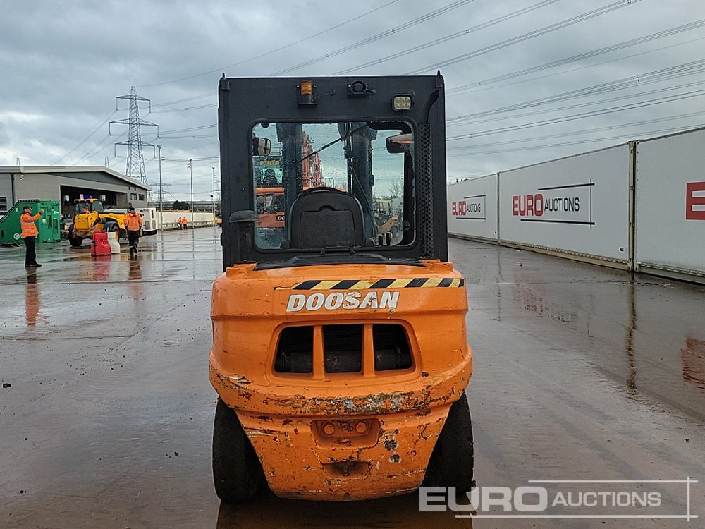 Doosan Diesel Forklift, 3 Stage Free Lift Mast, Side Shift - Вилочный погрузчик: фото 4 Doosan Diesel Forklift, 3 Stage Free Lift Mast, Side Shift - Вилочный погрузчик: фото 4