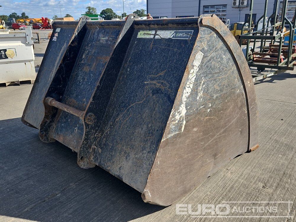 Eastern 90" Loading Bucket to suit Manitou Telehandler - Ковш: фото 5 Eastern 90" Loading Bucket to suit Manitou Telehandler - Ковш: фото 5