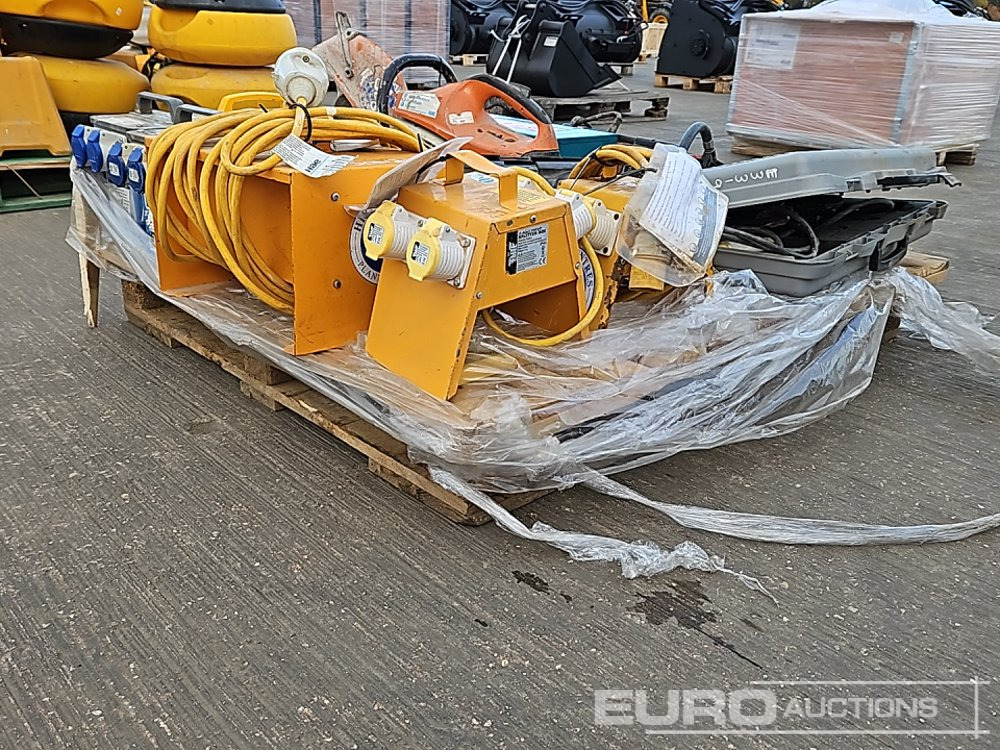 Hilti DD200 110Volt Coring Drill, Arbortech 110Volt Saw, Makita 110Volt Router (Spares), Stihl Petrol Quick Cut Saw (Spares), 110Volt Splitter Box (4 of), 110Volt Transformer, 230Volt Transformer (2 o - Строительное оборудование: фото 1 Hilti DD200 110Volt Coring Drill, Arbortech 110Volt Saw, Makita 110Volt Router (Spares), Stihl Petrol Quick Cut Saw (Spares), 110Volt Splitter Box (4 of), 110Volt Transformer, 230Volt Transformer (2 o - Строительное оборудование: фото 1