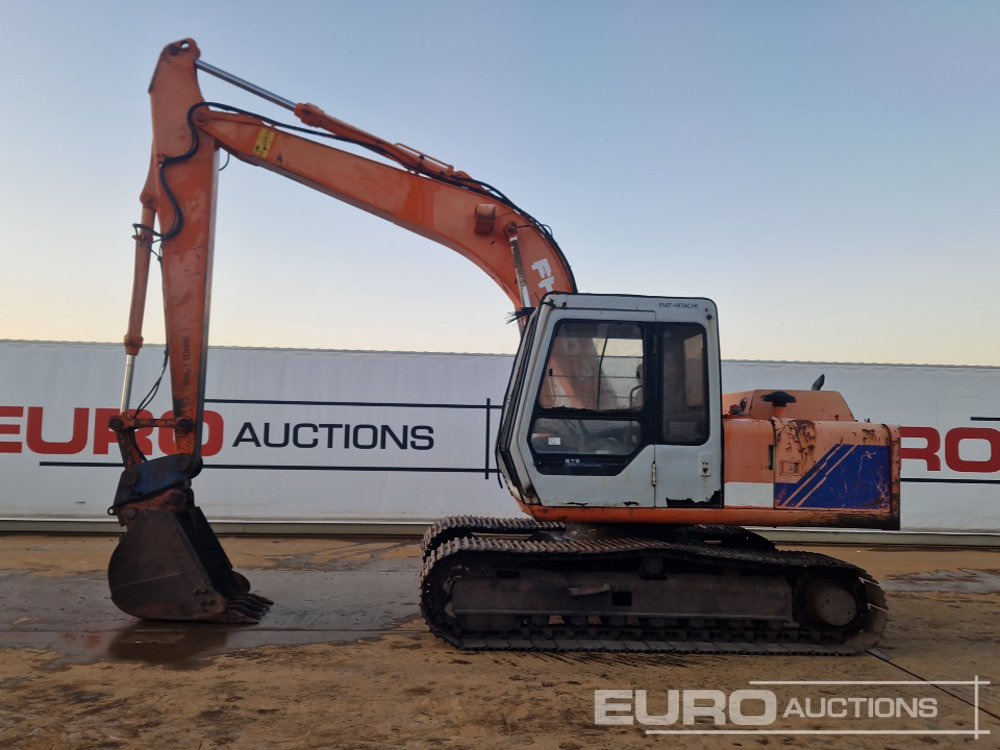 Hitachi FH130-3 - Гусеничный экскаватор: фото 2 Hitachi FH130-3 - Гусеничный экскаватор: фото 2