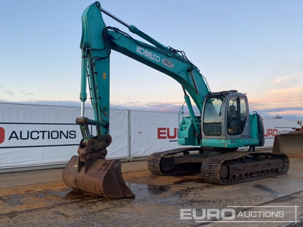 Kobelco SK235SRLC - Гусеничный экскаватор: фото 1 Kobelco SK235SRLC - Гусеничный экскаватор: фото 1
