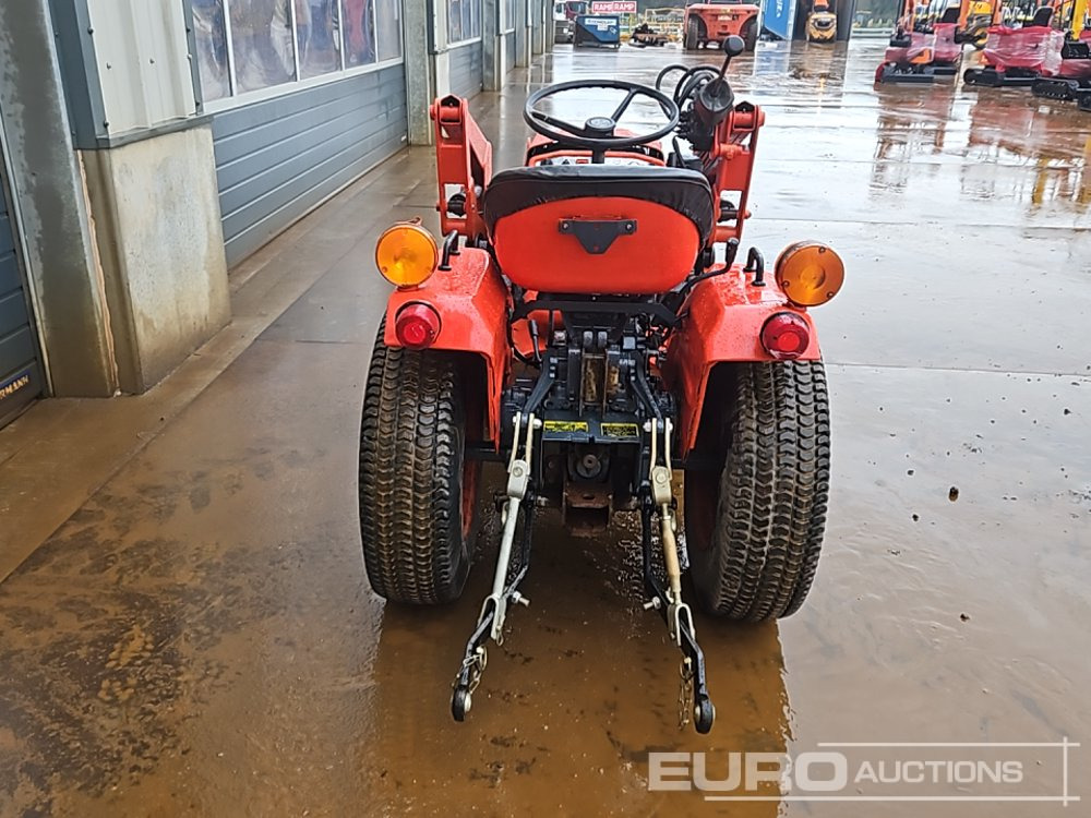 Kubota 4WD Compact Tractor, Front Loader - Минитрактор: фото 4 Kubota 4WD Compact Tractor, Front Loader - Минитрактор: фото 4