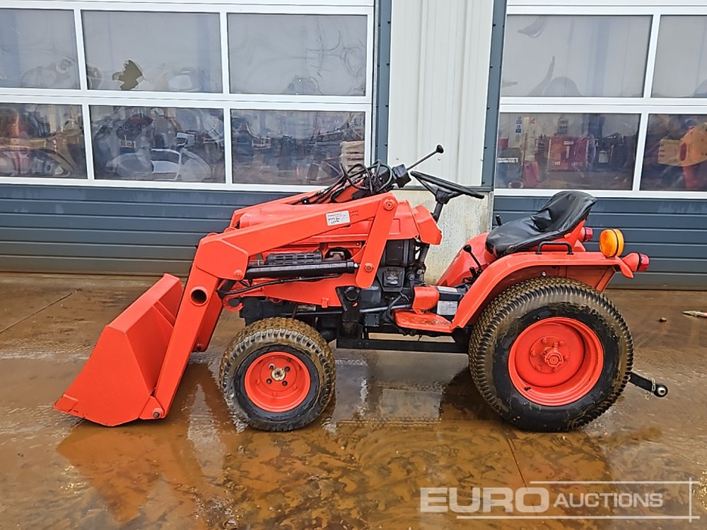 Kubota 4WD Compact Tractor, Front Loader - Минитрактор: фото 2 Kubota 4WD Compact Tractor, Front Loader - Минитрактор: фото 2